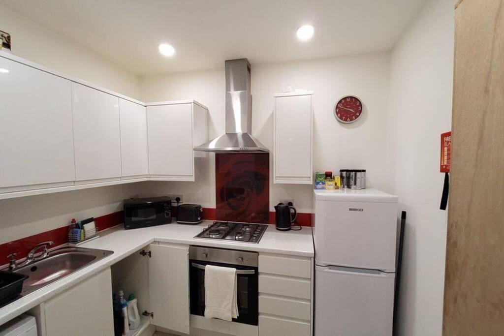 Leith Spectacular Apartment By Sensational Stay Short Lets & Serviced Accommodation With 6 Separate Beds & 2 Baths Edinburgh Exterior photo