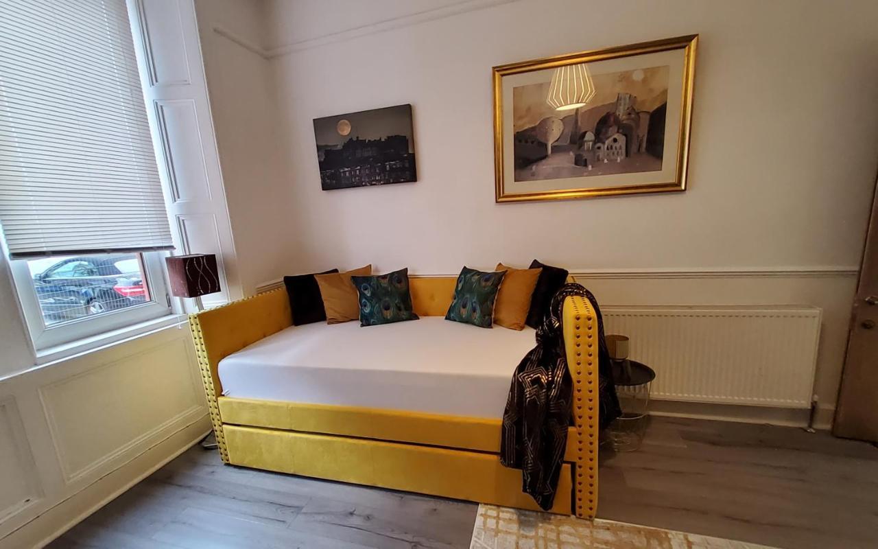 Leith Spectacular Apartment By Sensational Stay Short Lets & Serviced Accommodation With 6 Separate Beds & 2 Baths Edinburgh Exterior photo